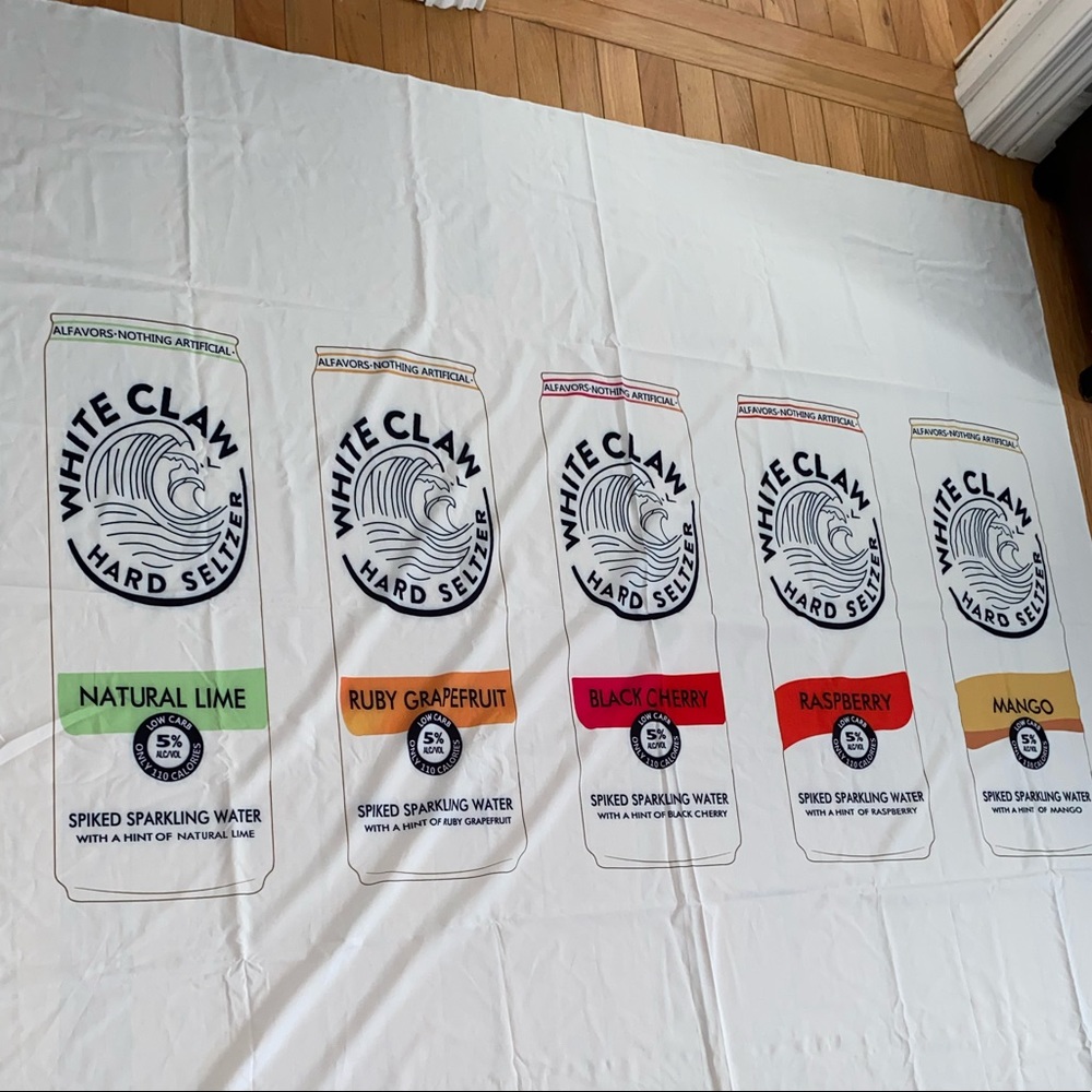 White claw Tapestry